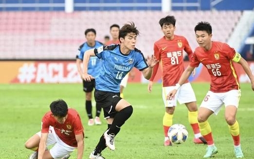 亚冠足球赛中国球队的参赛资格如何确定？