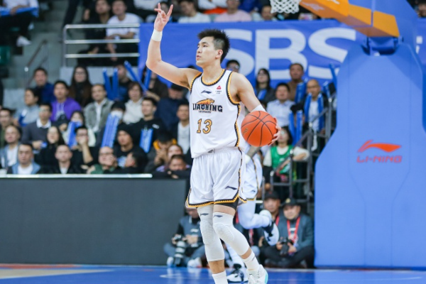 广州龙狮签下郭艾伦：两年顶薪合同助力球队重建